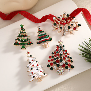 Broche de árbol de Navidad con cristales de imitación, aleación de zinc, accesorio de moda unisex, decoración navideña - Product Image 1
