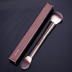Meilleure vente de boîte de papier personnalisée de marque privée <span class=keywords><strong>pinceau</strong></span> à poudre pour contour des cheveux en nylon souple surligneur maquillage double brosse - Product Image 1