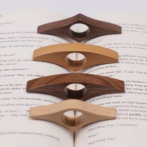 Wooden Thumb Bookmark 9cm Circular Reusable Book Presser For Reading Classic Style - Product Image 2