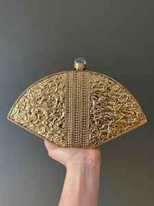 Pochette élégante en résine pour femmes avec motif unique, construction robuste, légère et parfaite pour un usage quotidien - Product Image 6