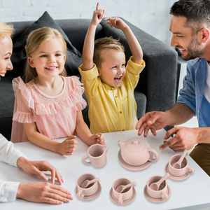 Juego de Té de Silicona para Niñas Pequeñas, Juego de Té Infantil con Tetera, Tazas, Bandeja y Cuchara de Silicona, Accesorios de Cocina para Niños - Product Image 3