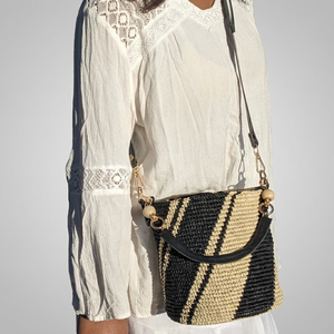 Sac à bandoulière pour femme en raphia tressé à rayures, style bohème, été, avec décoration de perles, usage quotidien, ANA Madagascar - Product Image 6