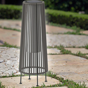 Chine Usine directe à bas <span class=keywords><strong>prix</strong></span> lampadaires solaires en rotin de qualité supérieure lampe LED rechargeable en rotin PE pour cour patio voie IP65 - Product Image 2