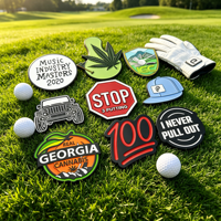 Guante de golf Green Reader con marcador de bola magnético de dólar de Hong Kong y clip para gorra con soporte en blanco para el marcador de bola dentro de la gorra.
