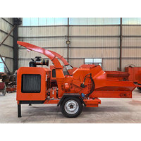 Broyeur de bois industriel mobile diesel facile à utiliser avec alimentation hydraulique, déchiqueteuse de feuilles d'arbres à vendre