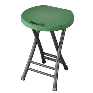 Taburete Plegable de Plástico 48x33x30 Cm Diseño Minimalista Uso en Interiores y Exteriores - Product Image 5