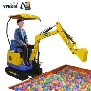 รถขุดไฮดรอลิกขนาดเล็ก ทำจากไฟเบอร์กลาส โลหะ และเหล็ก ทนทาน เหมาะสำหรับสนามเด็กเล่นในร่มและกลางแจ้ง ห้างสรรพสินค้า - Product Image 1