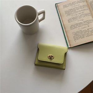 Wholesale Short PU Women's Designer <b>Card</b> <b>Holder</b> <b>Wallet</b> Fashionable Thread Pattern with Open Closure RFID Lining - Product Image 1