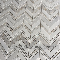Mosaïque de marbre en chevrons blanc et nacré, style statuario, provenant de Chine