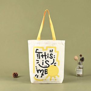 Sac fourre-tout en toile personnalisé de grande taille avec poche et fermeture éclair, logo imprimé sur mesure et design personnalisé pour utilisation en supermarché - Product Image 4