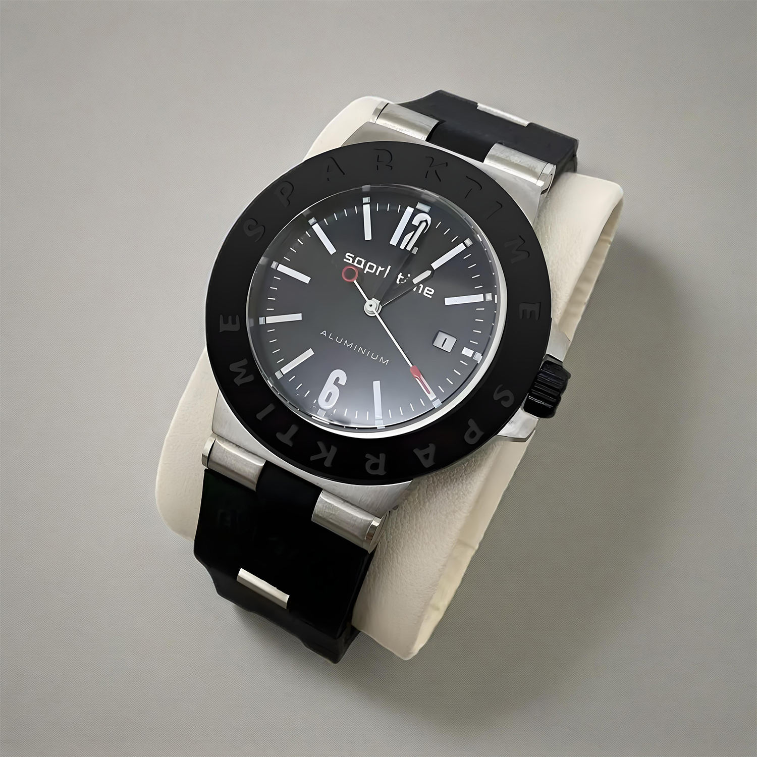 สีดำนาฬิกา1เรือน