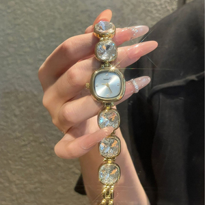 Montre-bracelet carrée entièrement ornée de strass pour femme, luxe léger, cristal, design de niche, exquise, haute couture, polyvalente - Product Image 1