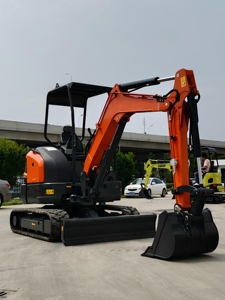 Livraison Gratuite – Nouvelle Excavatrice sur Chenilles YHMG W35 de 3,5 Tonnes pour Terrassement, Aménagement Paysager et Réaménagement Agricole – Certifiée EPA CE - Product Image 3