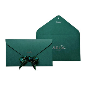 U-Meking Custom Spot UV Gold Stamping Logo Black Card Kraft Paper Envelope Personalized Logo Envelopes With Silk Ribbon