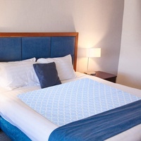 Hochwertige wasch bare wieder verwendbare Bett unterlagen Rutsch feste Bettdecke mit wasserdichten Inkontinenz-Bett polstern im schönen Design
