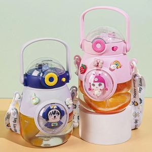 Botella de Agua Deportiva de Plástico Portátil para la Escuela, de Gran Capacidad (900 ml), con Correa, Ideal para Regalo, Venta al Por Mayor de Fábrica, Nuevas Llegadas - Product Image 1