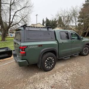 <span class=keywords><strong>Precio</strong></span> de Fábrica para Cubierta de Caja de Aluminio para Camioneta <span class=keywords><strong>Nissan</strong></span> Frontier PRO-4X con Paneles Molle y Rieles de Techo, Diseño 2026 - Product Image 1