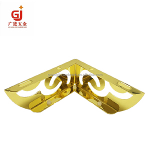 <span class=keywords><strong>Piedi</strong></span> <span class=keywords><strong>per</strong></span> divani in metallo dorato <span class=keywords><strong>da</strong></span> 55mm a forma di L quadrati in ferro cromato <span class=keywords><strong>per</strong></span> <span class=keywords><strong>mobili</strong></span> <span class=keywords><strong>mobili</strong></span> <span class=keywords><strong>da</strong></span> <span class=keywords><strong>cucina</strong></span> <span class=keywords><strong>per</strong></span> alberghi - Product Image 2