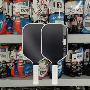 Paleta Pickleball <span class=keywords><strong>de</strong></span> fibra <span class=keywords><strong>de</strong></span> carbono personalizada para <span class=keywords><strong>Joola</strong></span> con logotipo OEM, producto <span class=keywords><strong>de</strong></span> entretenimiento deportivo termoformado aprobado por USAPA, núcleo <span class=keywords><strong>de</strong></span> espuma - Product Image 2