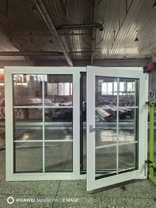 Desain Tiongkok jendela UPVC kaca ganda ayunan PVC jendela tingkap jendela Villa jendela kedap suara - Product Image 3