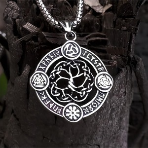 จี้สแตนเลสสตีลสไตล์นอร์ดิกวินเทจสำหรับผู้ชาย ลายต้นไม้แห่งชีวิตแบบไวกิ้ง พร้อมจี้รูนแบบฉลุ สำหรับใส่ทุกวัน - Product Image 3