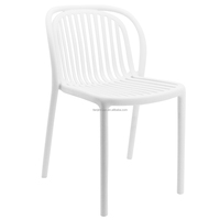 Chaise de salle à manger d'extérieur en plastique blanc empilable de nouvelle conception