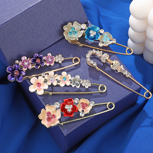 Broche de Flor con Pedrería de Aleación de Zinc para Mujer, Pin de Moda, Regalo, 7.5*2cm - Product Image 2