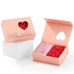 Caja de Regalo de Joyería con Collar de Corazón Rosa Grande Personalizado, Empaque de Papel Ecológico para Regalo del Día de la Madre - Product Image 1