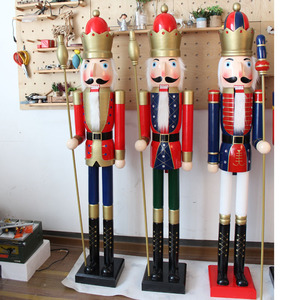 New Solid Wood 1.8M Nutcracker for Hotel Lobby Christmas Decoration Gothic Soldier Puppet Bulk Order - Product Image 4