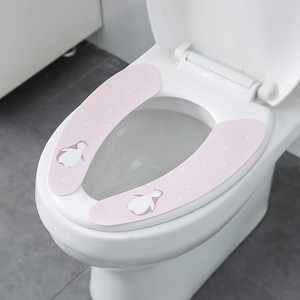 Funda higiénica para asiento de inodoro, tela no tejida, adhesiva, diseño de pingüino rosa, para baño, uso en las cuatro estaciones - Product Image 1