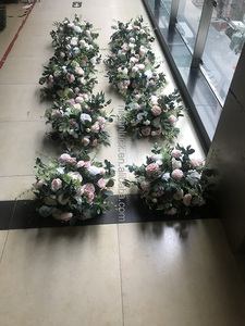 Arrangement supérieur de baril fleurs d'allée blanc Boho pièce maîtresse mariage chérie Arrangements de table - Product Image 4