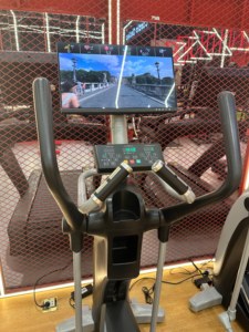 Elíptica Comercial de Alta Gama para Gimnasio en Casa con Pantalla LCD, 20 Niveles de Resistencia, Construcción de Acero - Product Image 4
