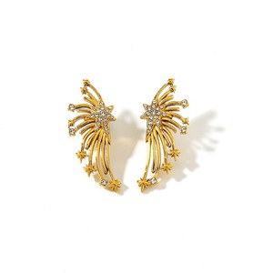 Orecchini a Perno di Lusso 'Cometa d'Oro' per Donna, <span class=keywords><strong>Gioielli</strong></span> con Zirconi, Design ad Ala, Placcati in Oro 18K, <span class=keywords><strong>Gioielli</strong></span> in Acciaio Inossidabile per Donne - Product Image 5