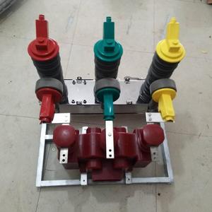 Reconectador Automático Montado en Poste de 40.5kV ZW32 con Capacidad de Interrupción de 20kA y Frecuencia de 50/60Hz - Product Image 4
