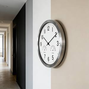 Reloj de pared pequeño de 10 pulgadas con marco de aluminio y bisel metálico blanco, con termómetro y higrómetro, para clínica pediátrica o sala pediátrica. - Product Image 3