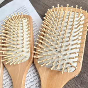 หวีไม้ไผ่ขนาดเล็กพร้อมเบาะแปรงหวีผมหวีนวดหนังศีรษะสำหรับผมทุกประเภทโลโก้ออกแบบได้ตามต้องการ - Product Image 6