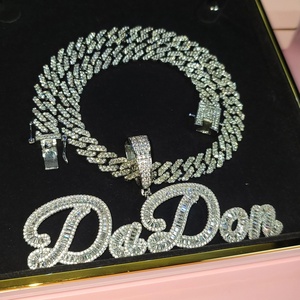 <span class=keywords><strong>Collana</strong></span> girocollo <span class=keywords><strong>personalizzabile</strong></span> in ottone placcato oro da donna ghiacciata Baguette con <span class=keywords><strong>nome</strong></span> di carattere corsivo ciondolo zircone targhetta personalizzata - Product Image 6