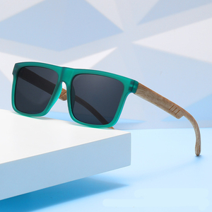 Promotion Lunettes <span class=keywords><strong>de</strong></span> <span class=keywords><strong>soleil</strong></span> carrées en <span class=keywords><strong>bois</strong></span> <span class=keywords><strong>de</strong></span> bambou vintage noires à miroir bon marché pour hommes UV400 avec logo personnalisé - Product Image 5