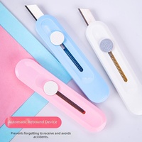 Couteau utilitaire portable Morandi, mini-cutter CKKXD – Pour ouvrir les colis, utilisation sûre, design compact et élégant, rose/blanc/bleu
