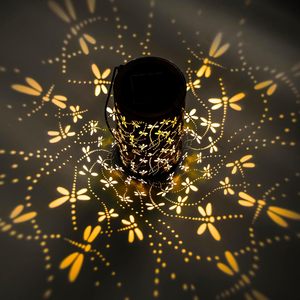 Lanternes de jardin suspendues d'extérieur étanches à LED en métal ajouré en forme de libellule à énergie solaire - Cadeau de Noël chinois - Product Image 6