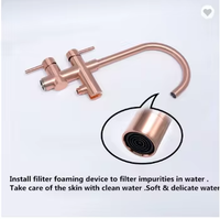 Grifo de Bañera con Soporte de Pie en Oro Rosa, Moderno, de una Sola Manija, Latón con Acabado Cepillado, Núcleo de Válvula de Cerámica, Barra Deslizante de Lluvia, para Apartamento