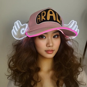 Carino Anime Dr. Crollo LED cappello al Neon Arale cappellino da Baseball con ali d'angelo rosa luminoso cappello da festa per ragazze donne Costume di Halloween - Product Image 3