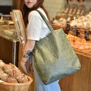 Sac fourre-tout écologique en papier Tyvek Dupont vert, durable et imperméable, avec impression de logo personnalisée, prix de gros, pour le shopping - Product Image 2