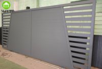 Gambar Desain Gratis Pintu Geser Utama Elektrik Desain Modern Berlapis Bubuk Ramah Lingkungan dari Aluminium Kustom yang Aman dan Terbuat dari Kaca Tempered