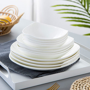 Assiette triangulaire en porcelaine fine de haute qualité, compatible micro-ondes, style chinois, couleur unie, céramique pour hôtel, tendance sur internet - Product Image 6