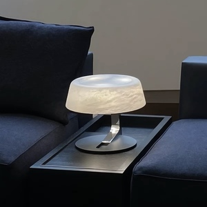 Lampe de table à abat-jour rond en albâtre, base en métal poli, lumière décorative pour bureau, hôtel, villa, chambre d'hôtes, éclairage de projet intérieur - Product Image 3
