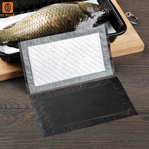 แผ่นซับน้ำสำหรับเนื้อสัตว์ เกรดอาหาร ใช้แล้วทิ้ง สำหรับปลาและสัตว์ปีก บรรจุภัณฑ์อาหารแบบแพ็ค แผ่นรองเนื้อสำหรับถาด - Product Image 3