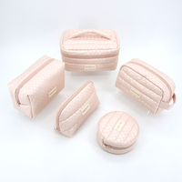 Sacs cosmétiques personnalisés en gros, doux et moelleux, sacs cosmétiques gonflés, logo personnalisé en vrac, pochette de maquillage avec fermeture éclair