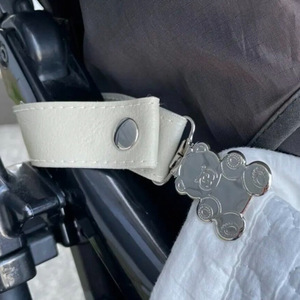 Creative baby <b>stroller</b> blanket clips, anti-fall clips, anti-kick clips, <b>stroller</b> and <b>toddler</b> anti-pedestrian blanket clips. - Product Image 3