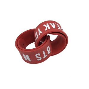 ของขวัญส่งเสริมการขายที่มีสีสันยาง <span class=keywords><strong>slap</strong></span> สายรัดข้อมือโลโก้ที่กำหนดเองสายรัดข้อมือซิลิโคน <span class=keywords><strong>slap</strong></span> สร้อยข้อมือ - Product Image 5